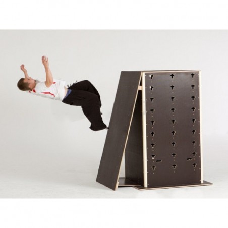 SLOPING WALLWOODEN BOXES / MULTI-FONCTIONAL WALLSVERSATILE TRAINING